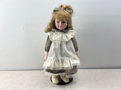 Geppeddo Musical Doll