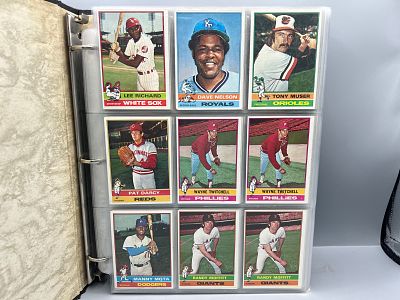 Binder of (375+) 1976 Topps Baseball Cards W/ Some Stars - Varying Conditions