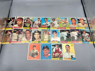 Lot of (22) 1961 Topps Baseball Cards - Varying Conditions