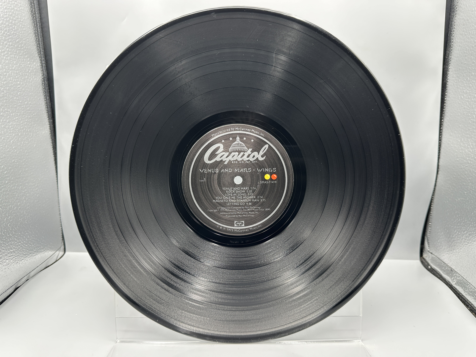1985 Capitol Records Wings Venus And Mars Vinyl Album W/ Original Inserts & Hype Sticker - SMAS-11419