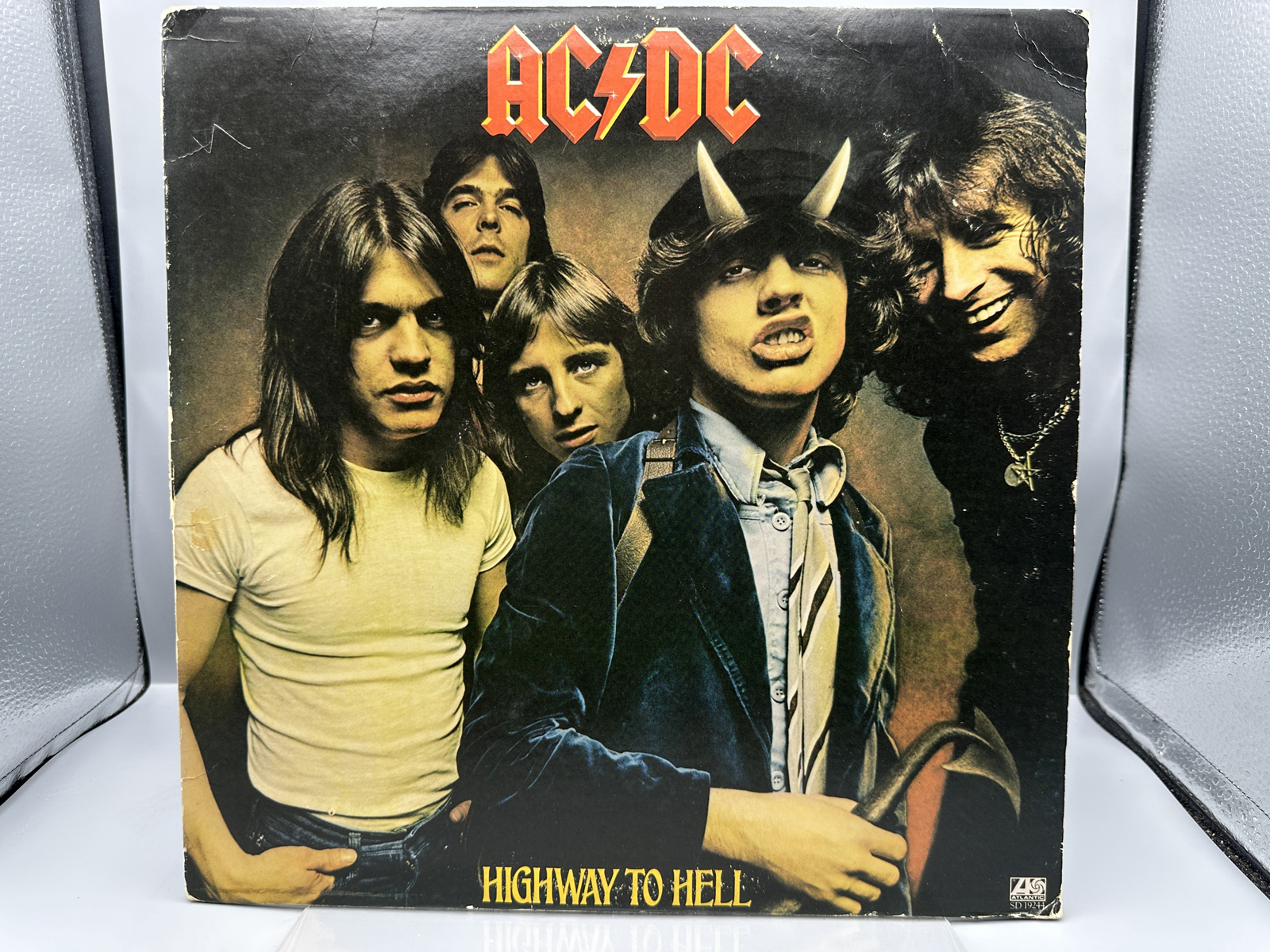 AC/DC: Highway To Hell (1979), cover shows minor edge wear