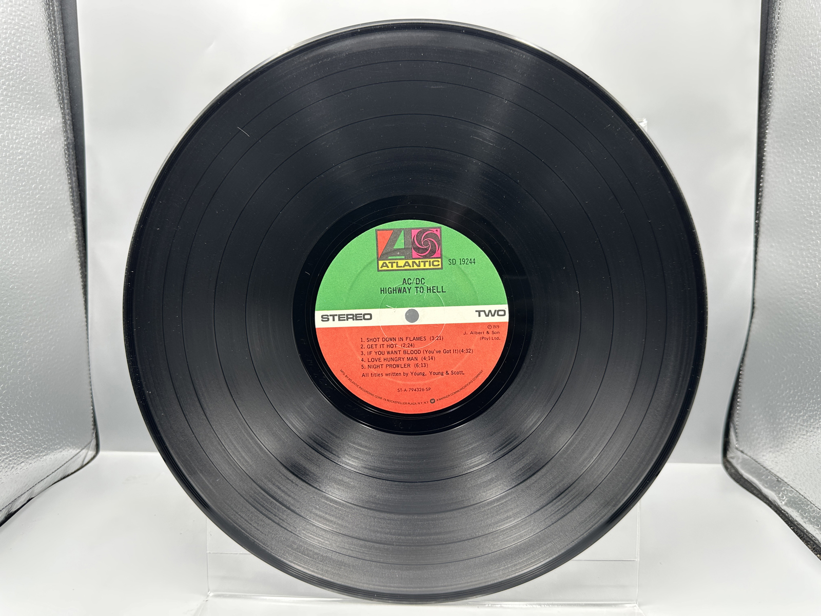 AC/DC: Highway To Hell (1979), cover shows minor edge wear