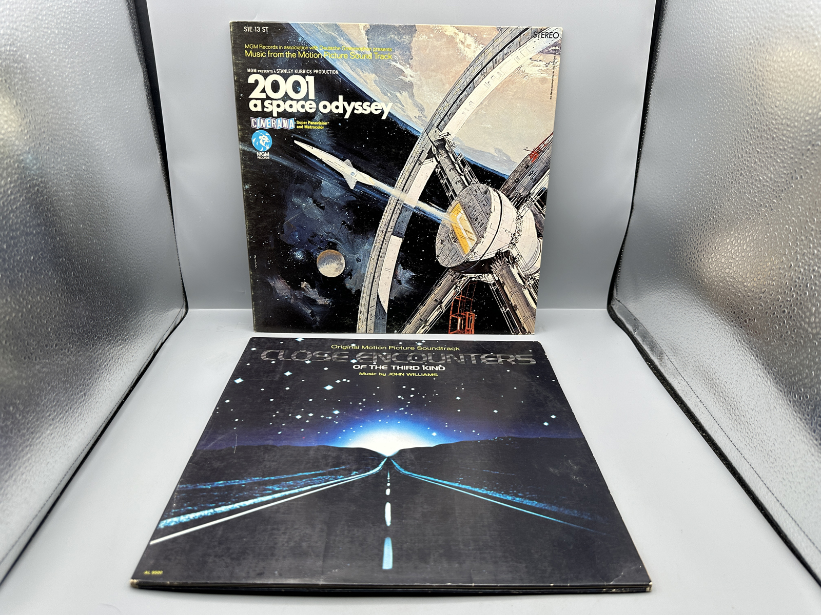 Space Soundtracks (2 LP Lot): 2001 A Space Odyssey (1968), gatefold; and Close Encounters Of The Third Kind (1977), gatefold