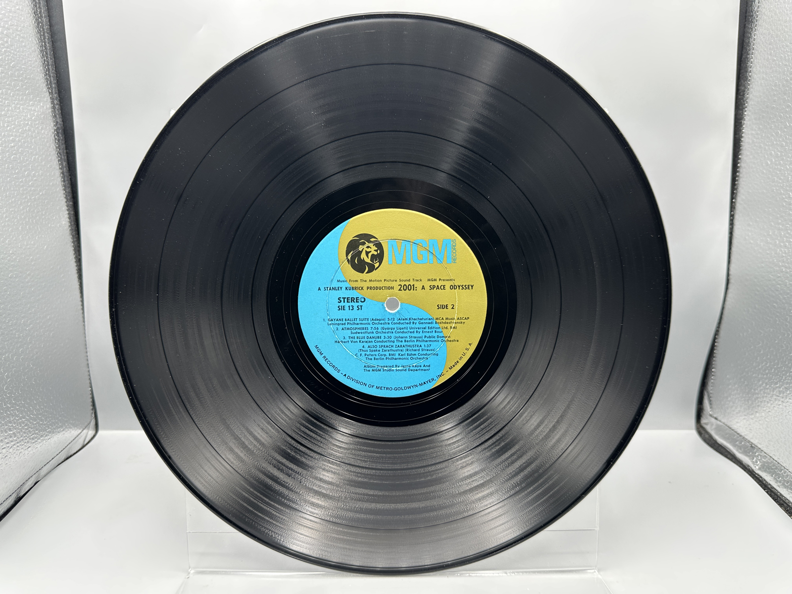Space Soundtracks (2 LP Lot): 2001 A Space Odyssey (1968), gatefold; and Close Encounters Of The Third Kind (1977), gatefold