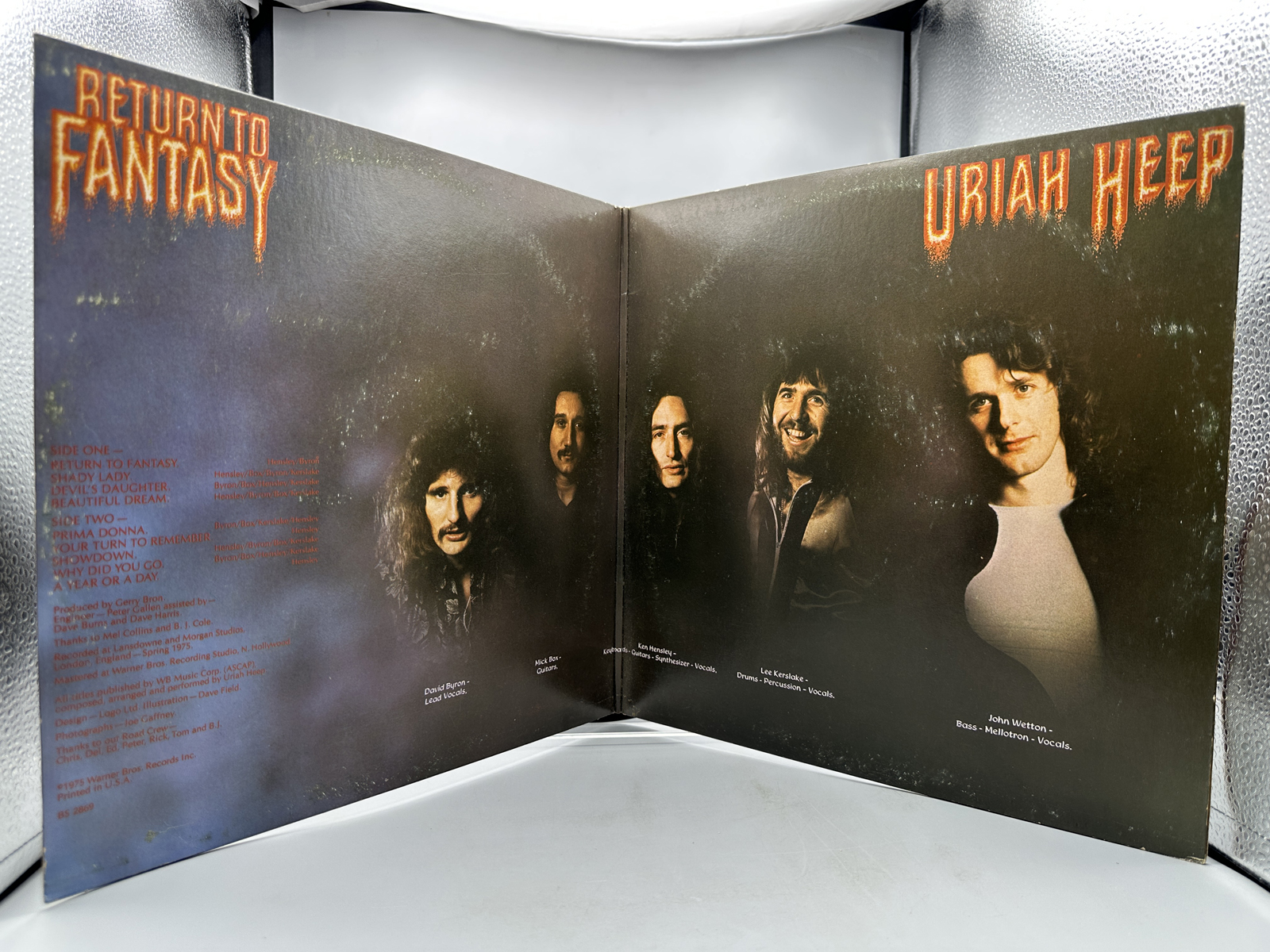 Uriah Heep: Return To Fantasy (1975), gatefold, cover shows ring wear