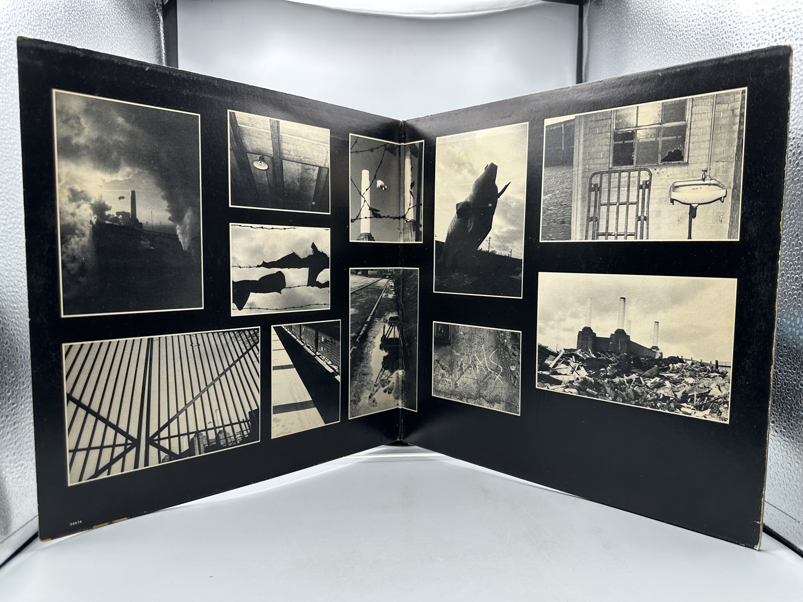 Pink Floyd: Animals (1977), gatefold, cover shows wear