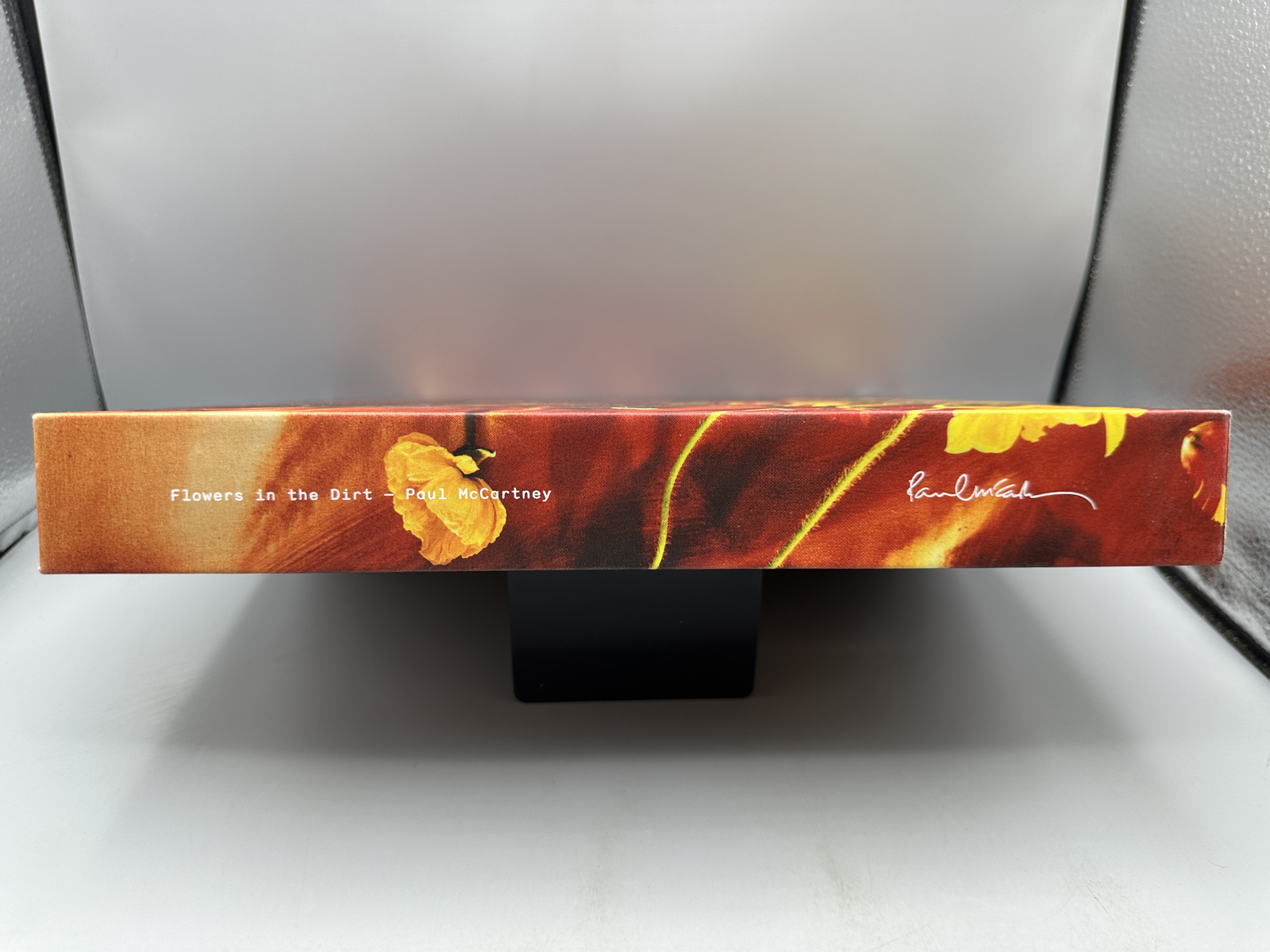 Paul McCartney: Flowers In The Dirt (2017), Deluxe Limited Edition CD/DVD Box Set (NOT a vinyl record). This numbered (04624) Box Set includ