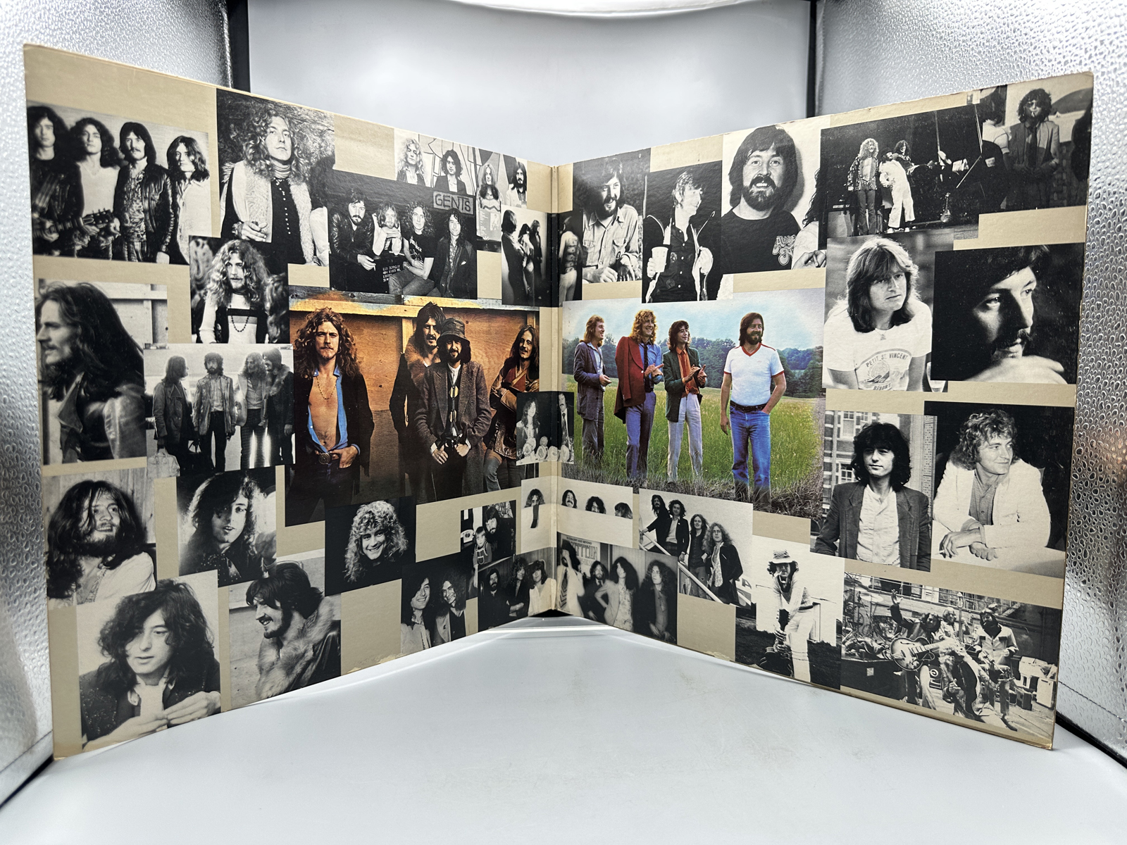 Led Zeppelin: Coda (1982), gatefold, shows minor edge/cover wear