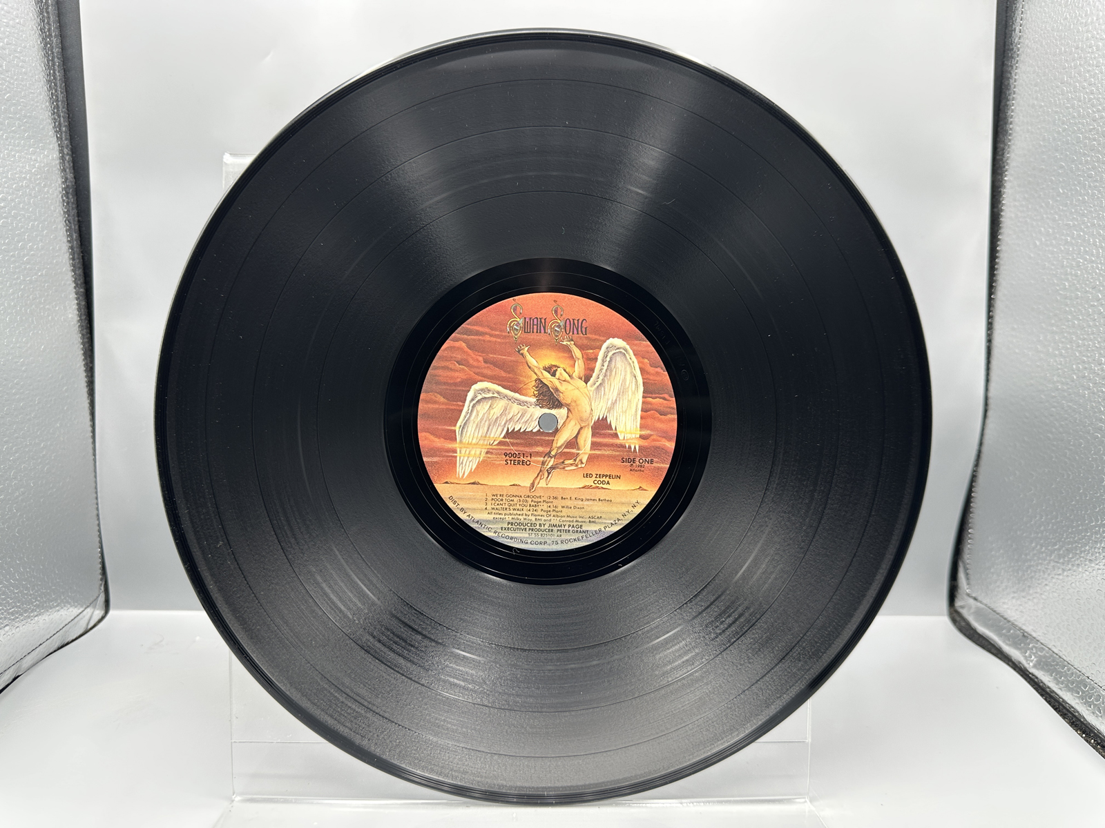 Led Zeppelin: Coda (1982), gatefold, shows minor edge/cover wear
