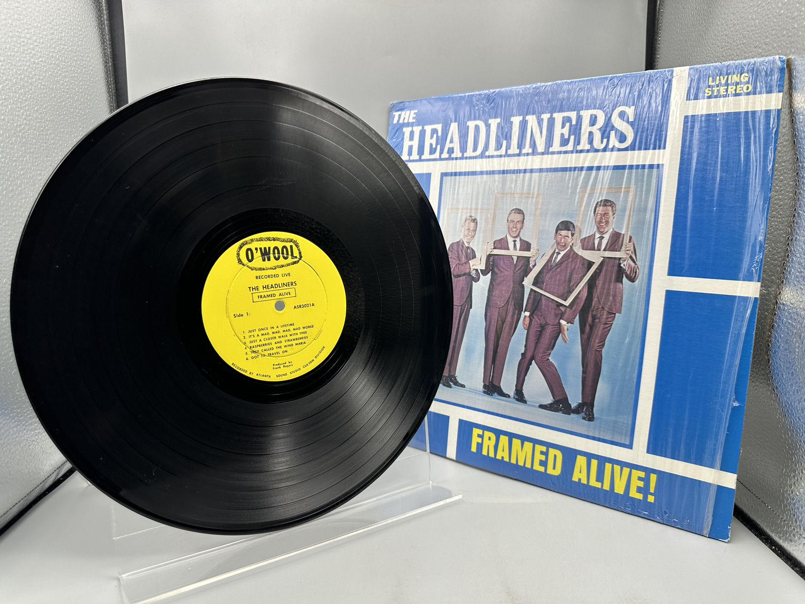 Autographed - The Headliners: Framed Alive! (1966), signed by all four members of the group: Lonnie Londin, Larry Londin, Ray Clayton and Bo
