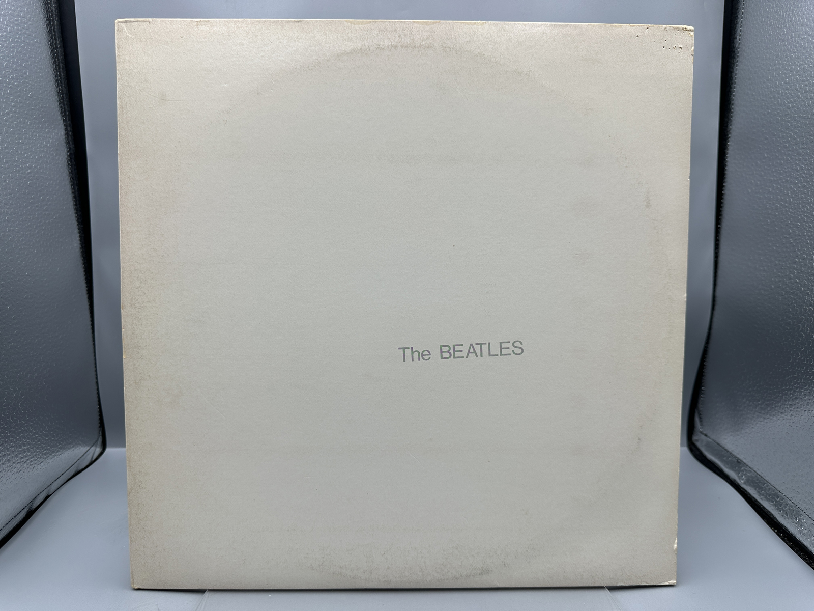 The Beatles: The Beatles - White Album (1978), reissue, gatefold, 2 LPs, includes poster and uncut photo sheet of the Fab Four