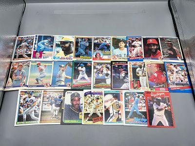 Lot of (25) 1980s & 90s Baseball Star Player Cards - Varying Conditions