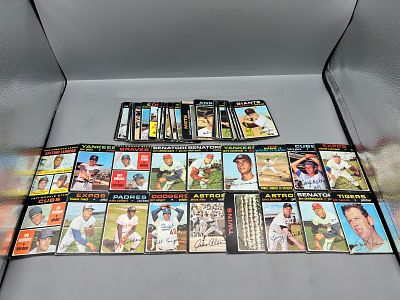 Lot of (70+) 1971 Topps Baseball Cards - Varying Conditions
