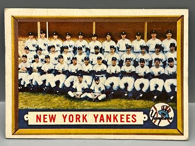 1957 Topps New York Yankees Team Card #97