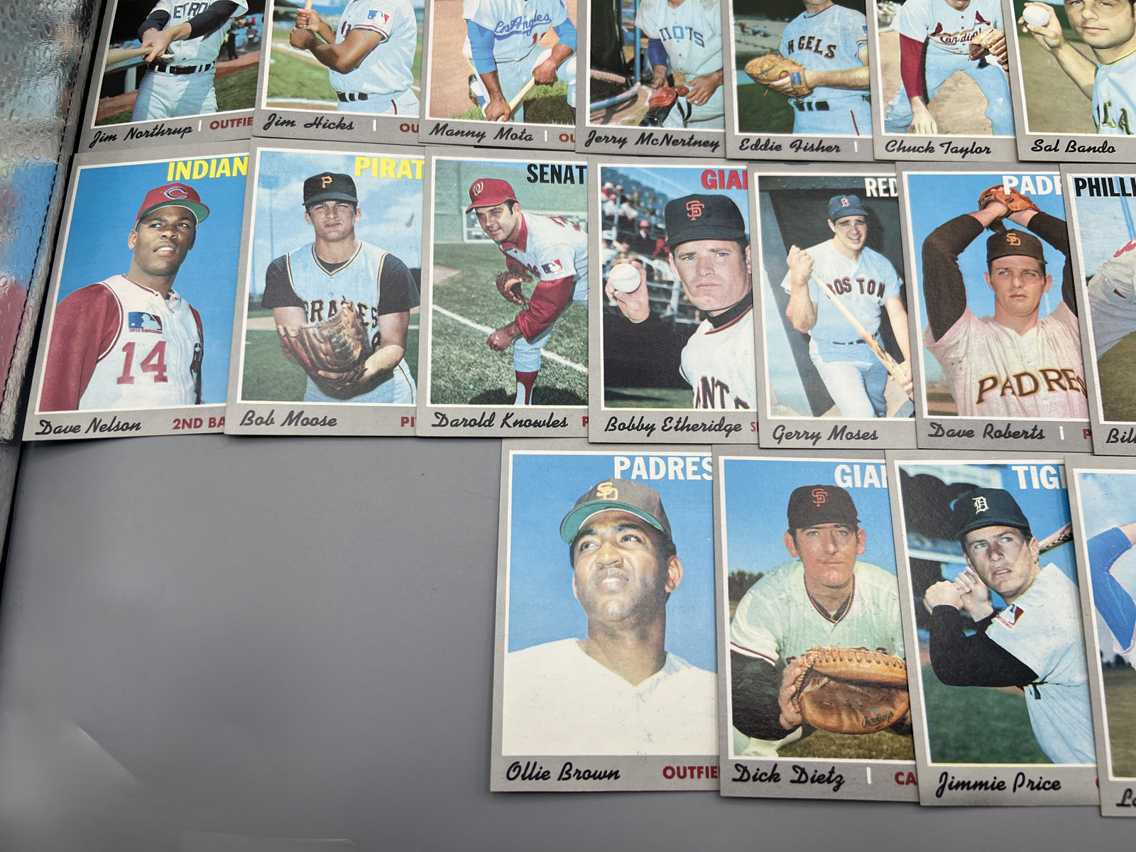 (35) 1970 Topps Baseball Cards - Varying Conditions