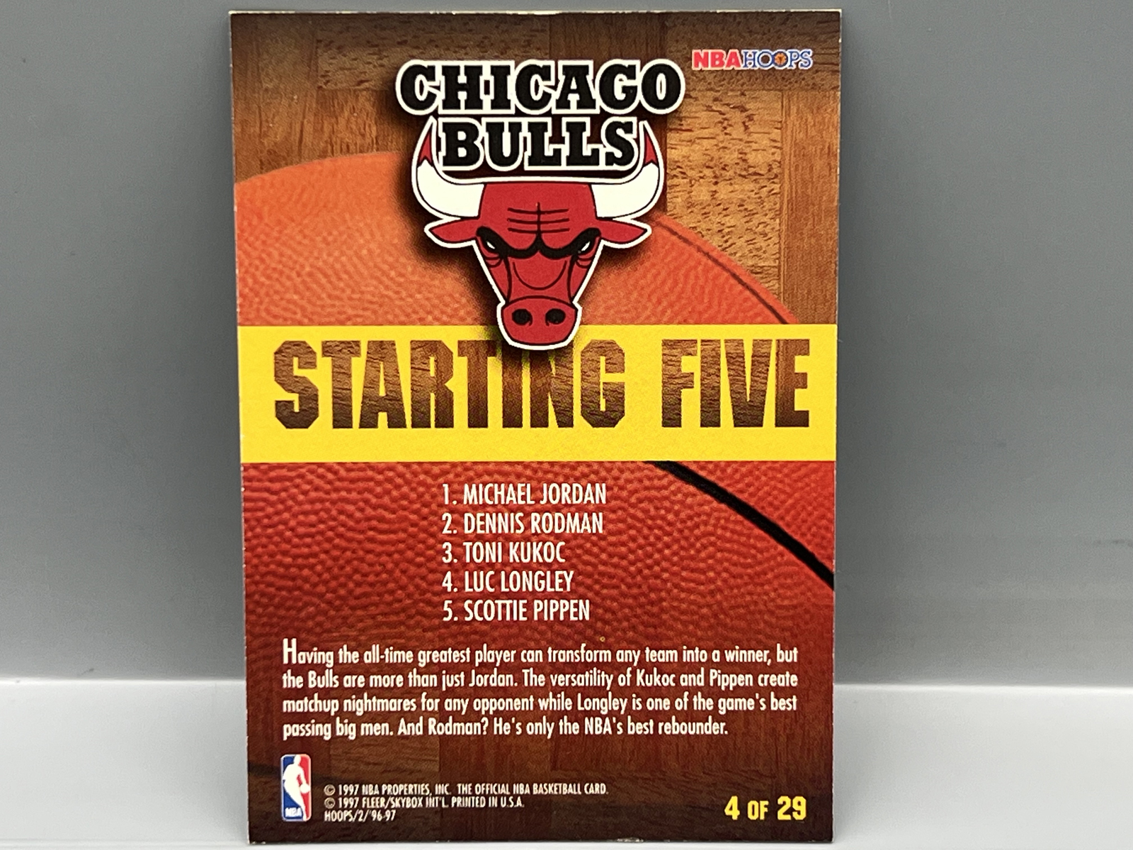 1996-97 Hoops Chicago Bulls Starting Five Insert W/ Michael Jordan #4