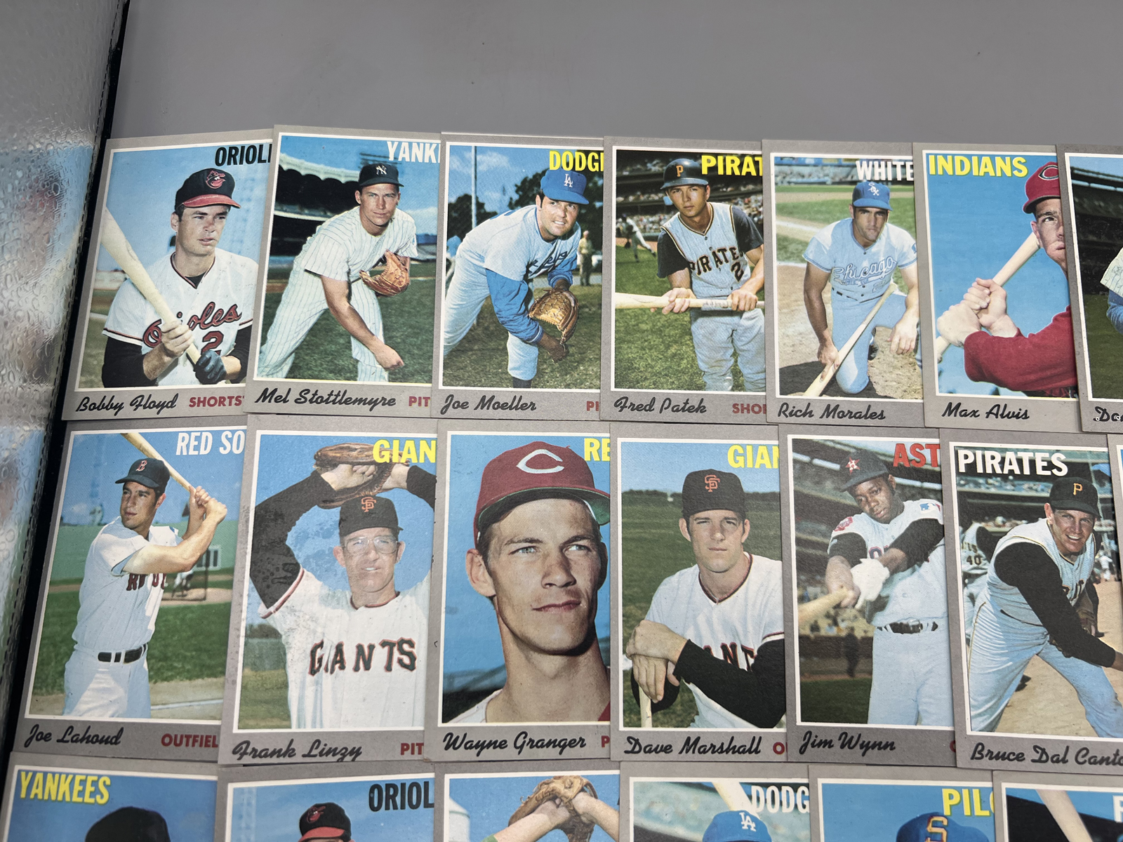(35) 1970 Topps Baseball Cards - Varying Conditions