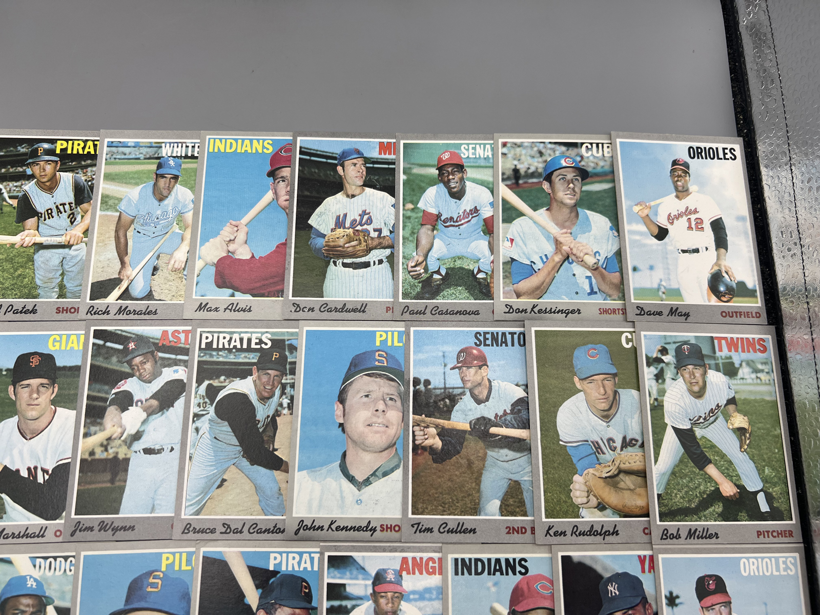 (35) 1970 Topps Baseball Cards - Varying Conditions