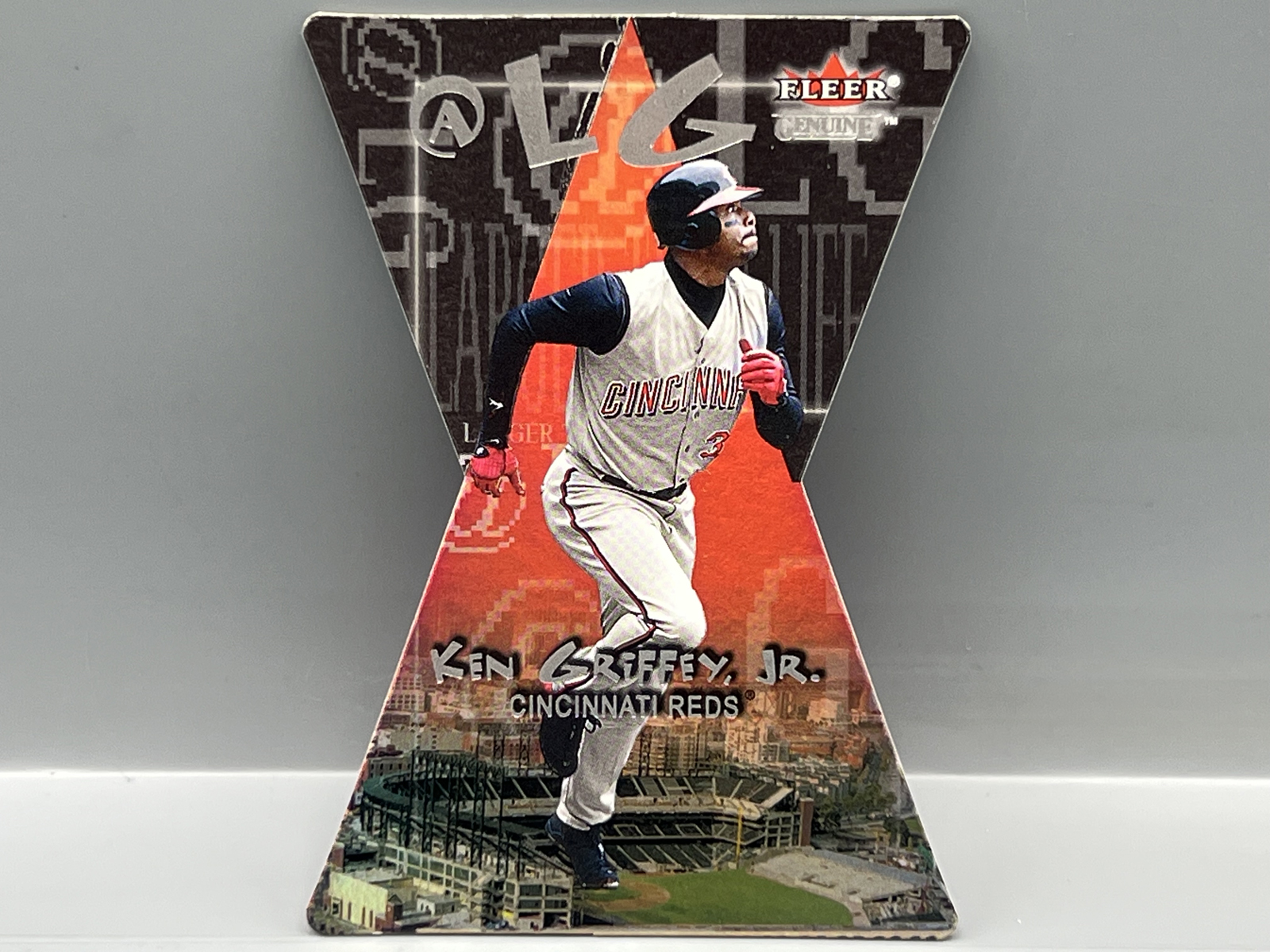 2001 Fleer Genuine Ken Griffey Jr. At Large Die Cut Insert #15