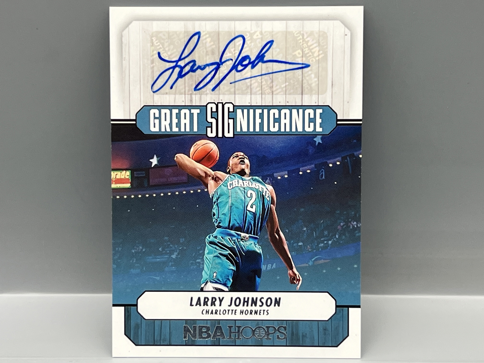 2022-23 Panini Hoops Larry Johnson Great Significance Auto #GS-LRG