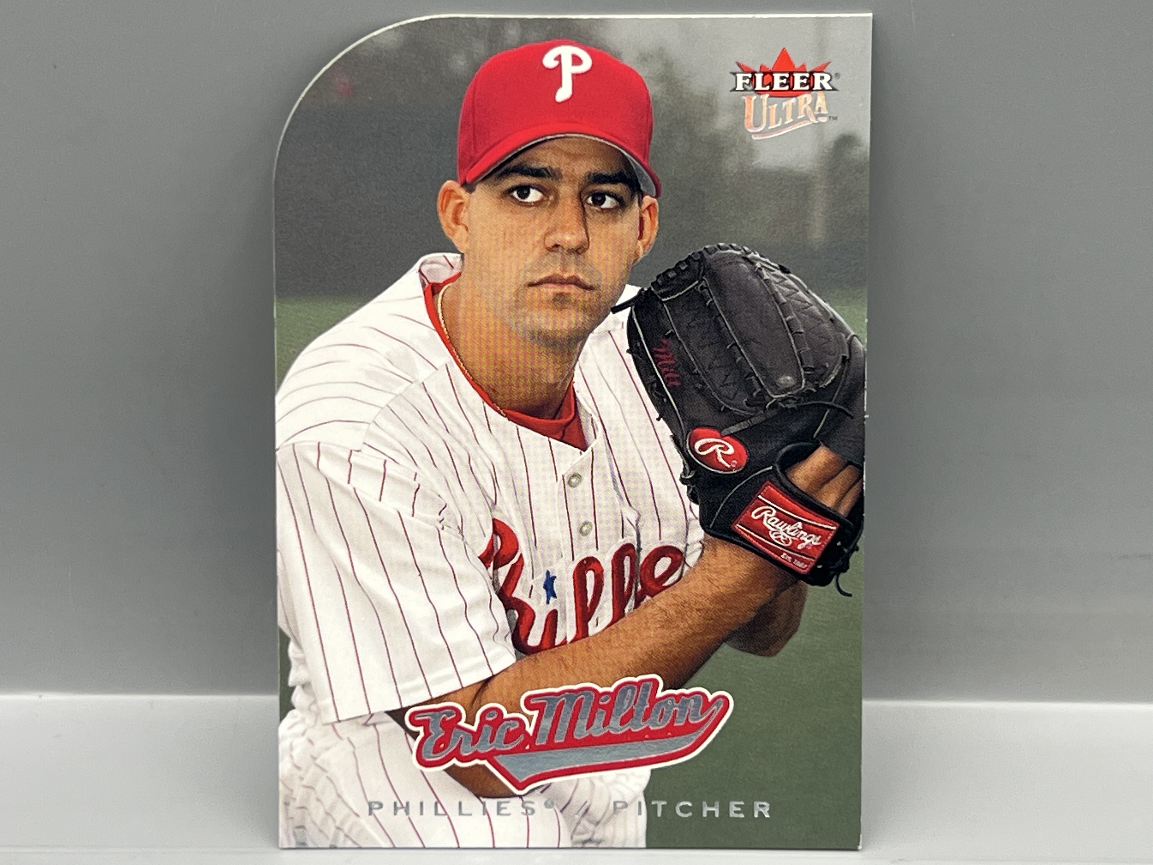 2005 Fleer Ultra Eric Milton Platinum Medallion Die Cut #/50