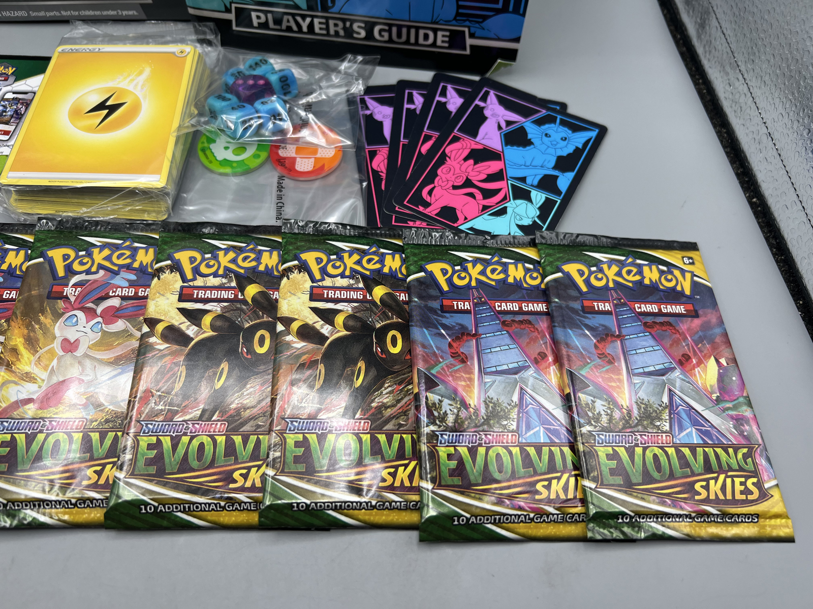 2021 Pokemon Sword & Shield Evolving Skies Complete Elite Trainer Box W/ All Packs & Included Bonus Items - The Box Has Been Opened But All