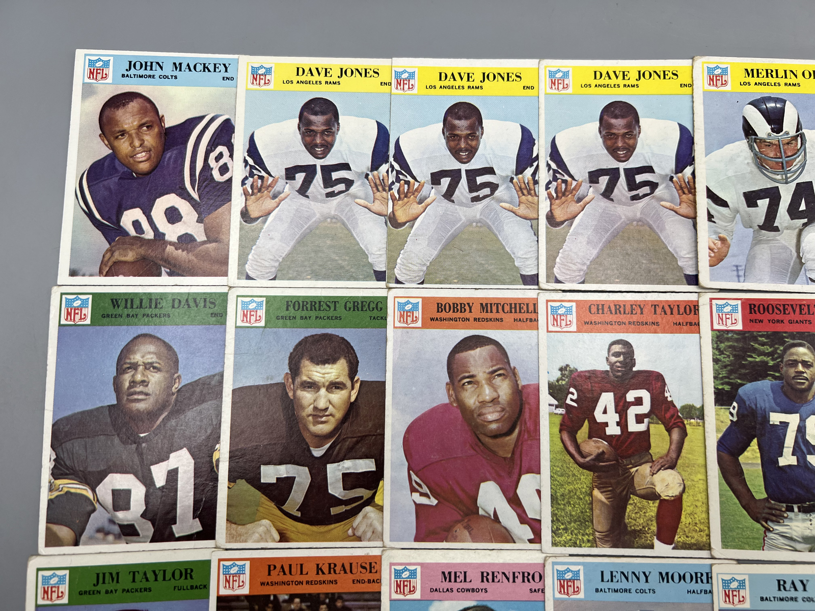 (18) 1966 Philadelphia Football Star Player Cards - Varying Conditions - Deacon Jones, Lenny Moore, Ray Berry