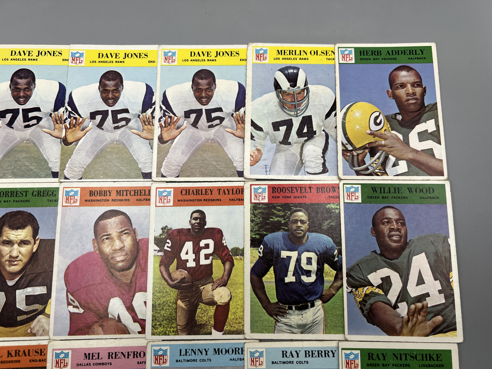 (18) 1966 Philadelphia Football Star Player Cards - Varying Conditions - Deacon Jones, Lenny Moore, Ray Berry