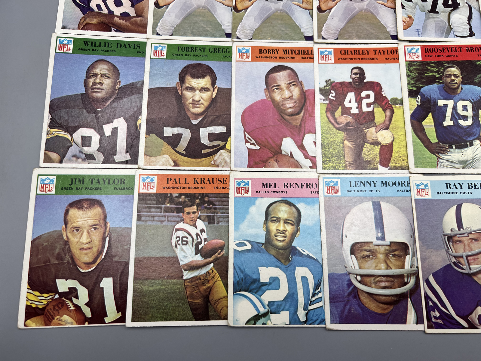 (18) 1966 Philadelphia Football Star Player Cards - Varying Conditions - Deacon Jones, Lenny Moore, Ray Berry