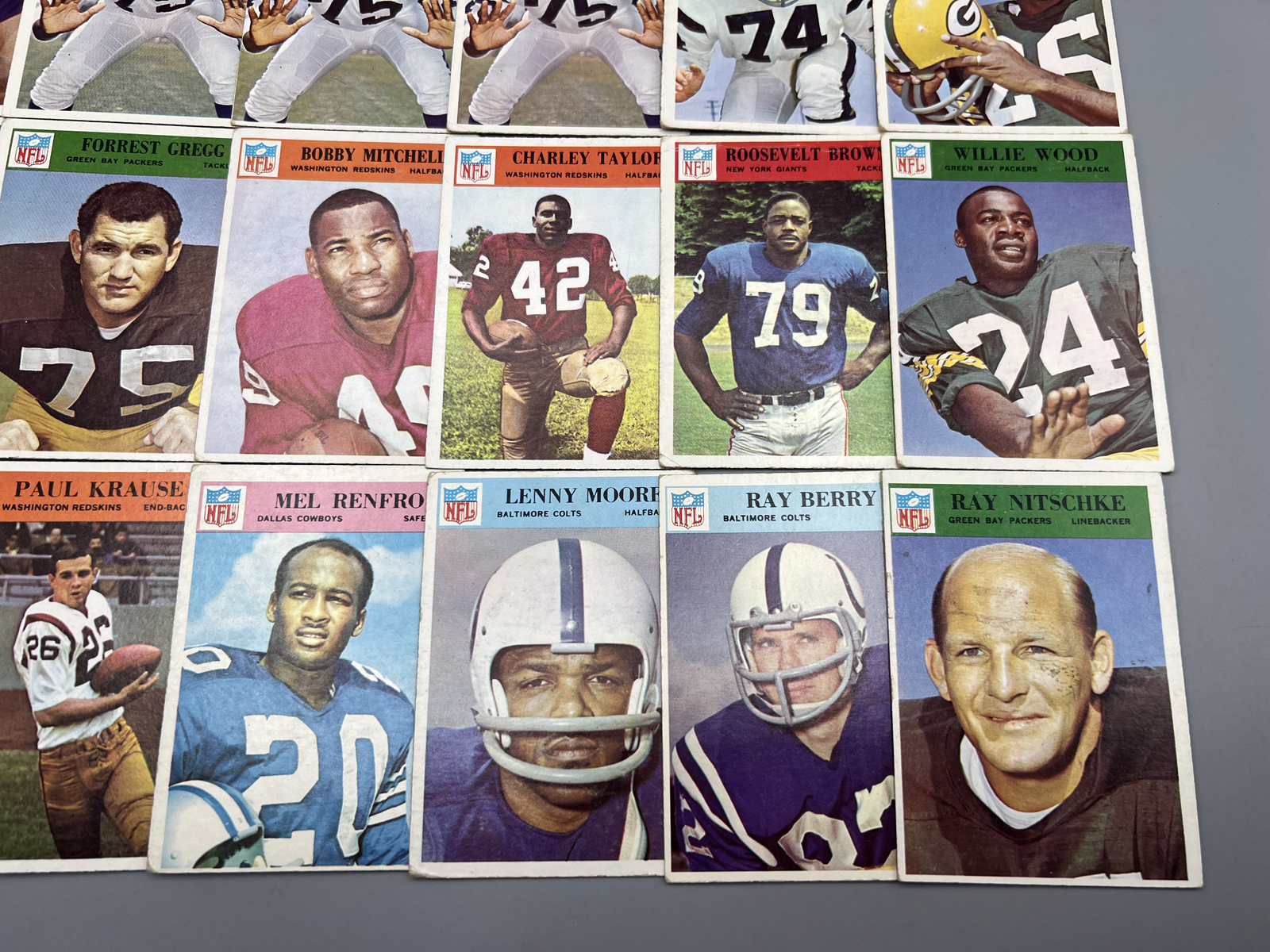 (18) 1966 Philadelphia Football Star Player Cards - Varying Conditions - Deacon Jones, Lenny Moore, Ray Berry