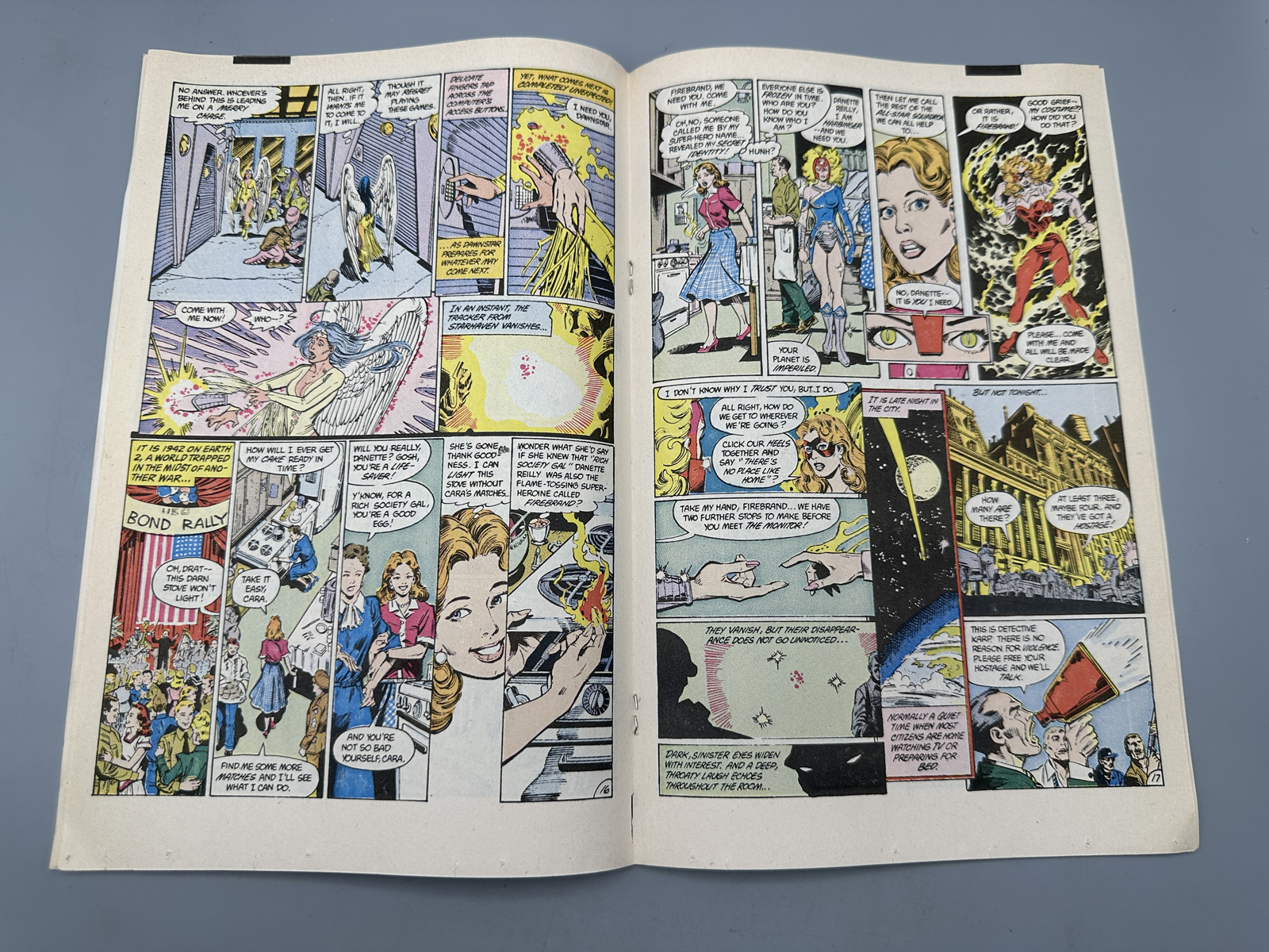DC Comics Crisis on Infinite Earths #1 April 1985 - 1st app of Blue Beetle in DC Comics