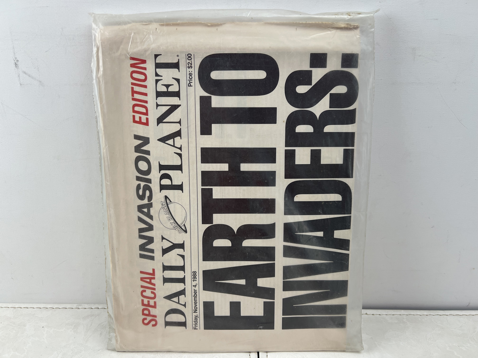 1988 DC Comics Daily Planet Special Invasion Edition Promotional Newspaper