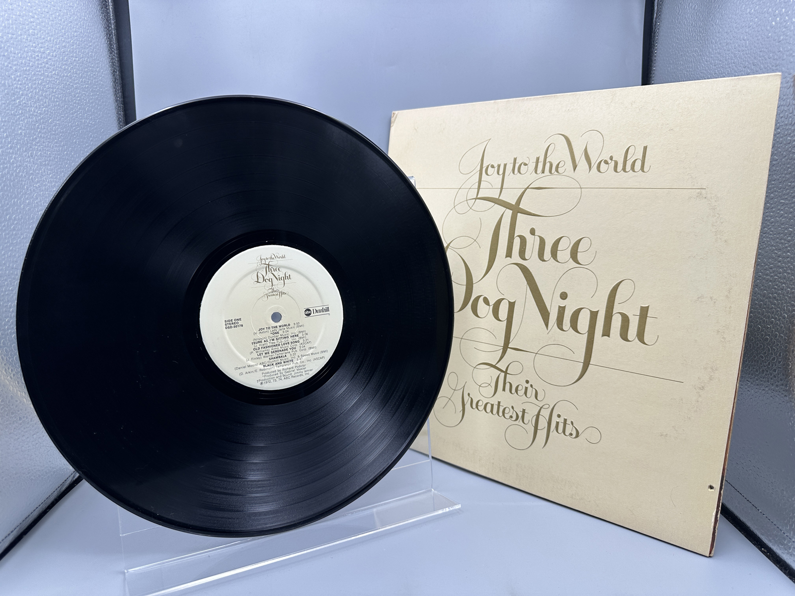 1974 Dunhill / ABC Records Three Dog Night Joy to the World: Their Greatest Hits Vinyl Album - DSD-50178