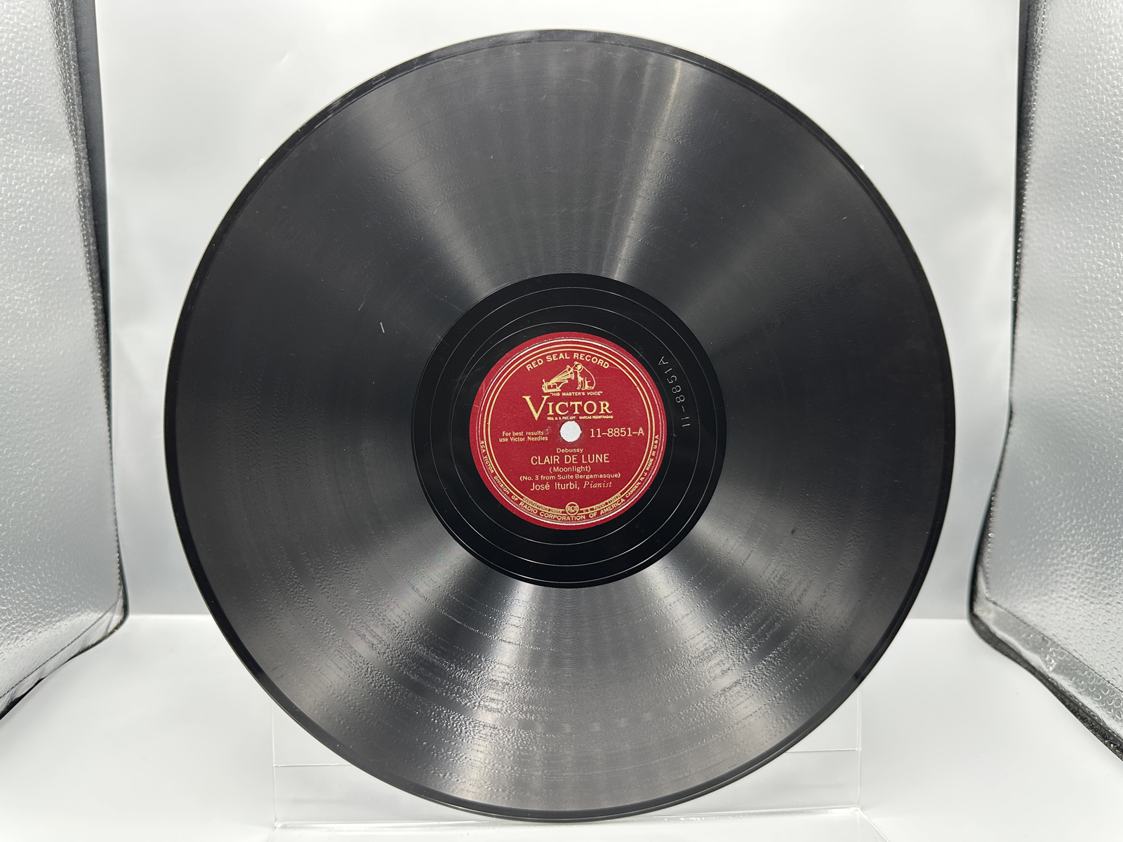 1945 Victor Red Seal José Iturbi Debussy 'Clair de Lune' / Liszt 'Liebestraum No. 3' 78 RPM Record - 11-8851