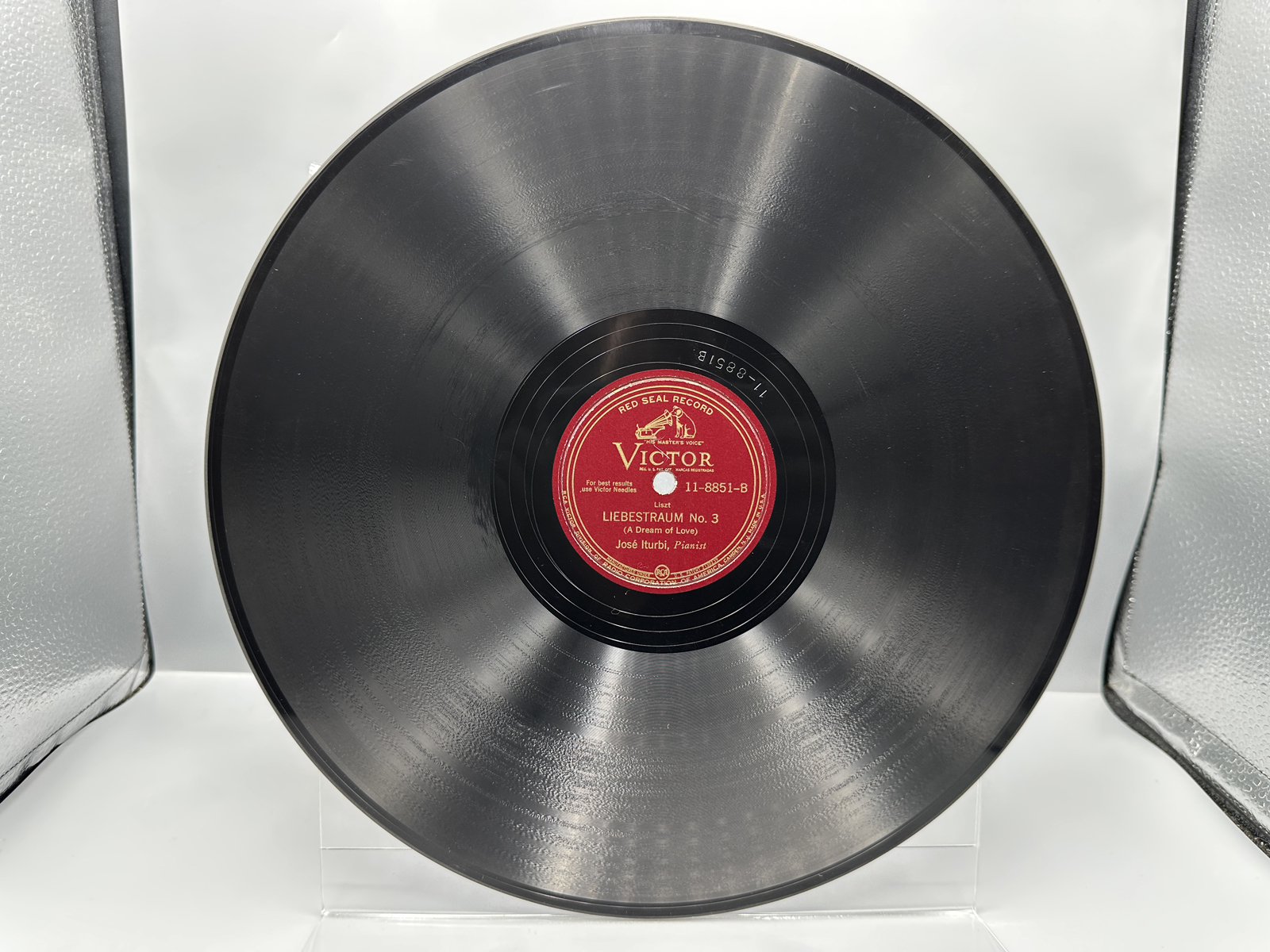 1945 Victor Red Seal José Iturbi Debussy 'Clair de Lune' / Liszt 'Liebestraum No. 3' 78 RPM Record - 11-8851