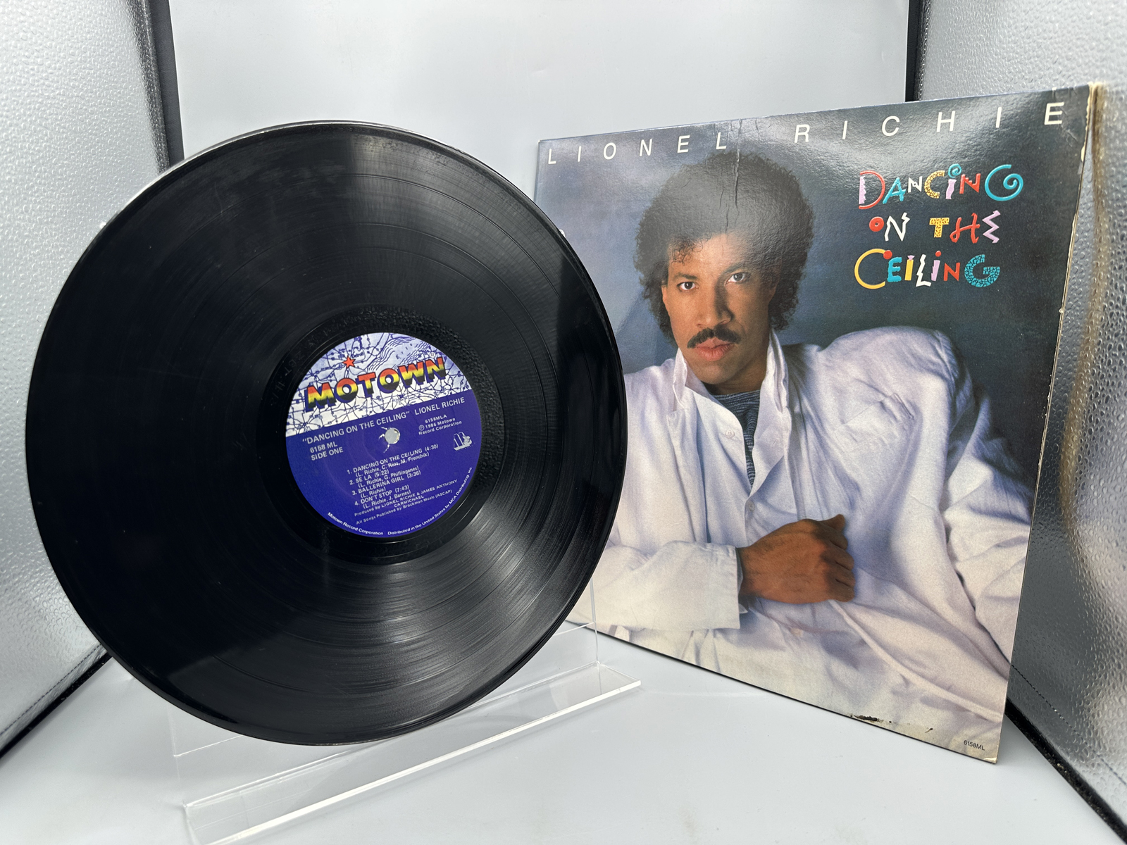 1985 Motown Records Lionel Richie Dancing On The Ceiling Vinyl Album - 6158 ML