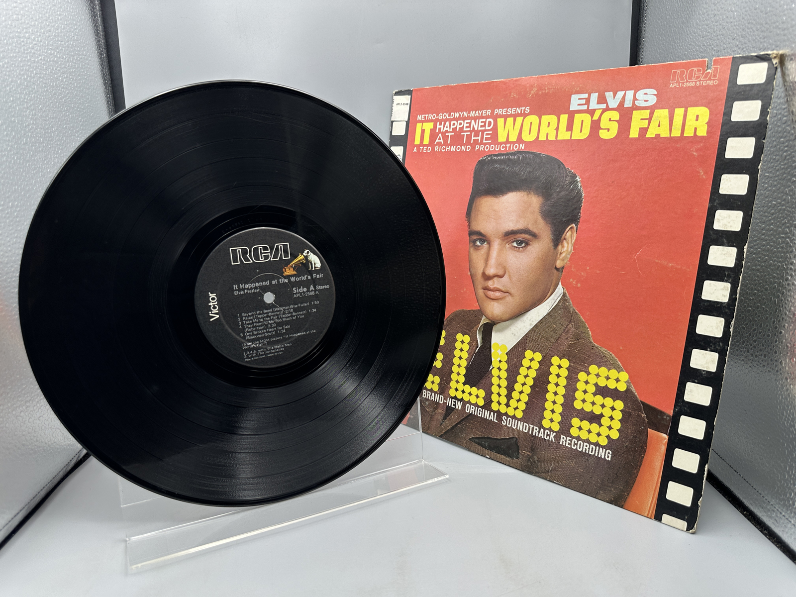 Elvis Presley It Happened at the World's Fair Vinyl LP RCA Victor APL1-2568