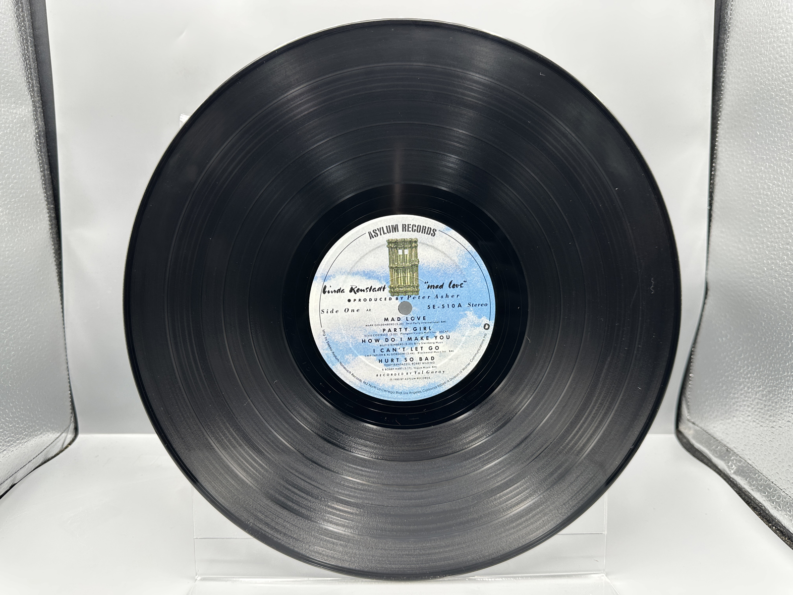 1980 Asylum Records Linda Ronstadt "Mad Love" Vinyl Album - 5E-510