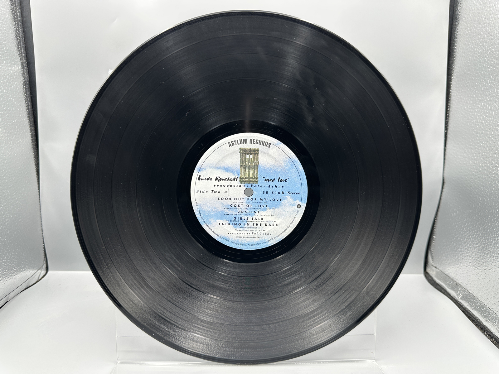 1980 Asylum Records Linda Ronstadt "Mad Love" Vinyl Album - 5E-510