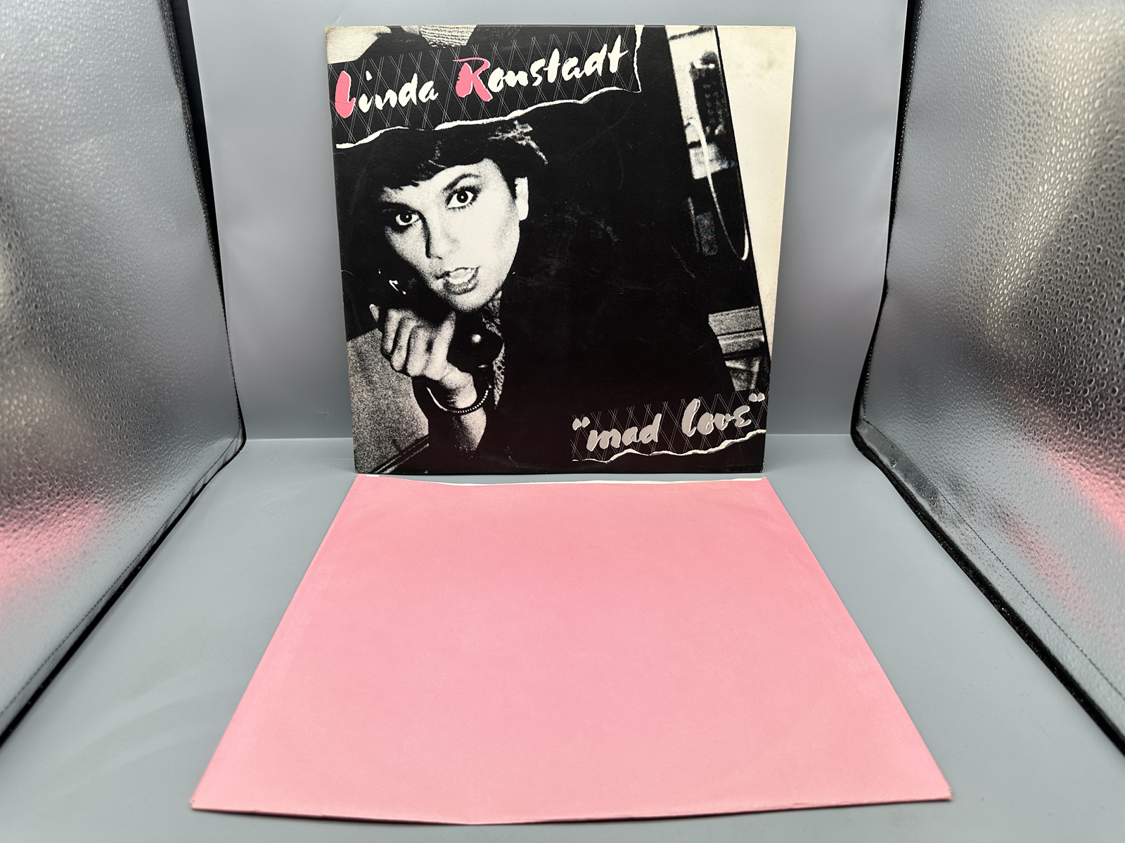 1980 Asylum Records Linda Ronstadt "Mad Love" Vinyl Album - 5E-510