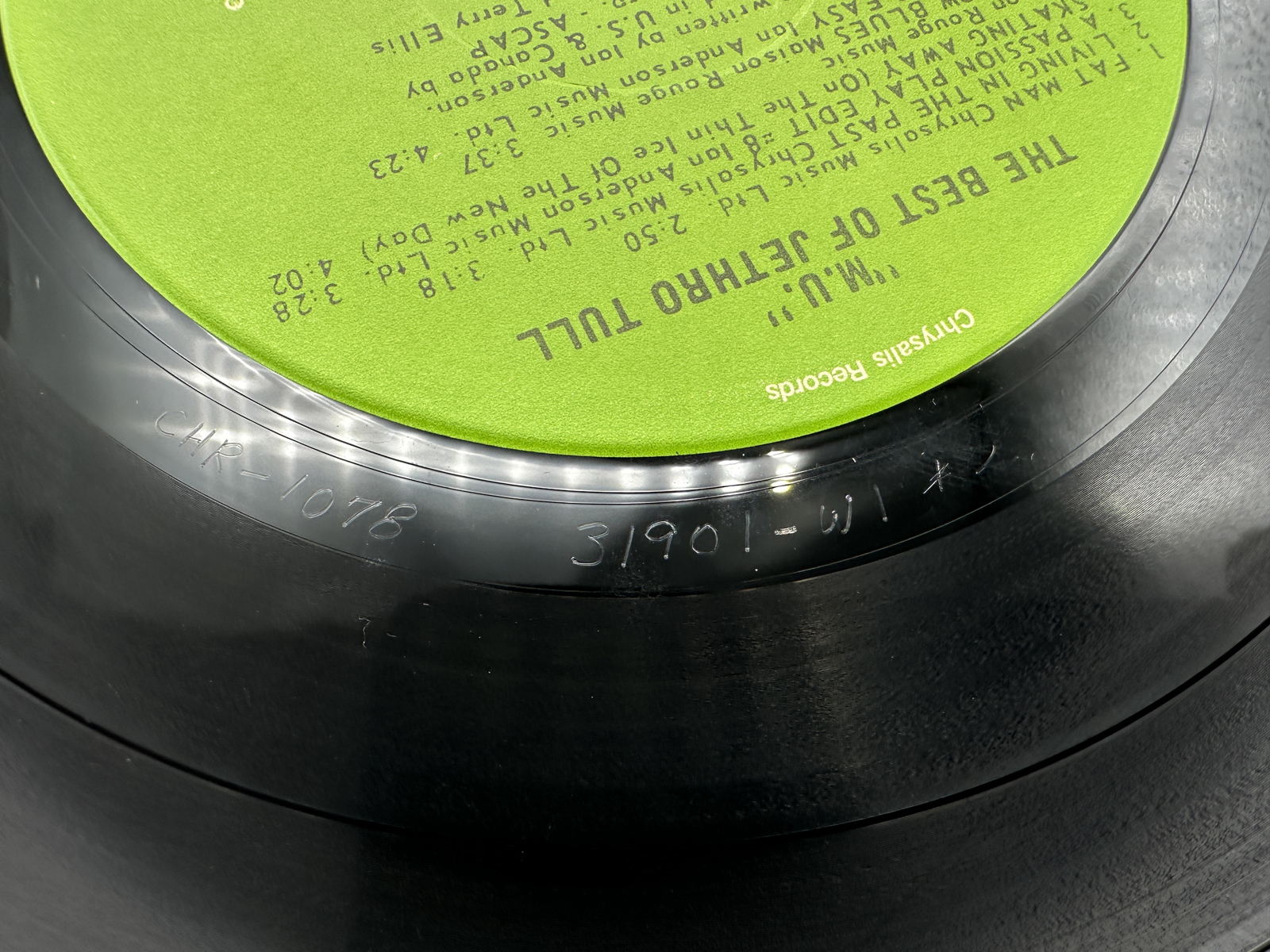 1975 Chrysalis Records Jethro Tull M.U. - The Best Of Vinyl Album - CHR 1078