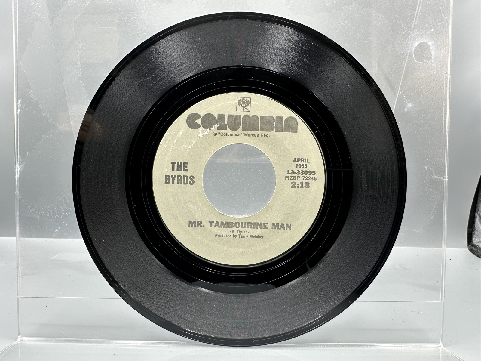 Lot of (3) 7 Inch 45 RPM Vinyl Singles - Hall and Oates, The Moody Blues, and The Byrds