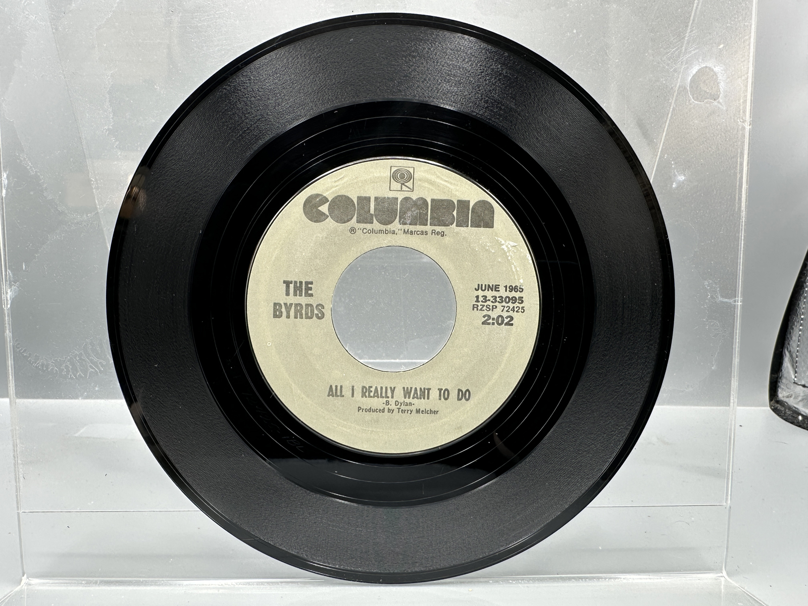 Lot of (3) 7 Inch 45 RPM Vinyl Singles - Hall and Oates, The Moody Blues, and The Byrds