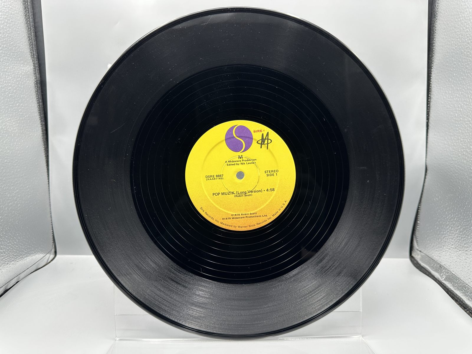 1979 Sire Records M Pop Muzik 12-inch Vinyl Single - DSRE 6887
