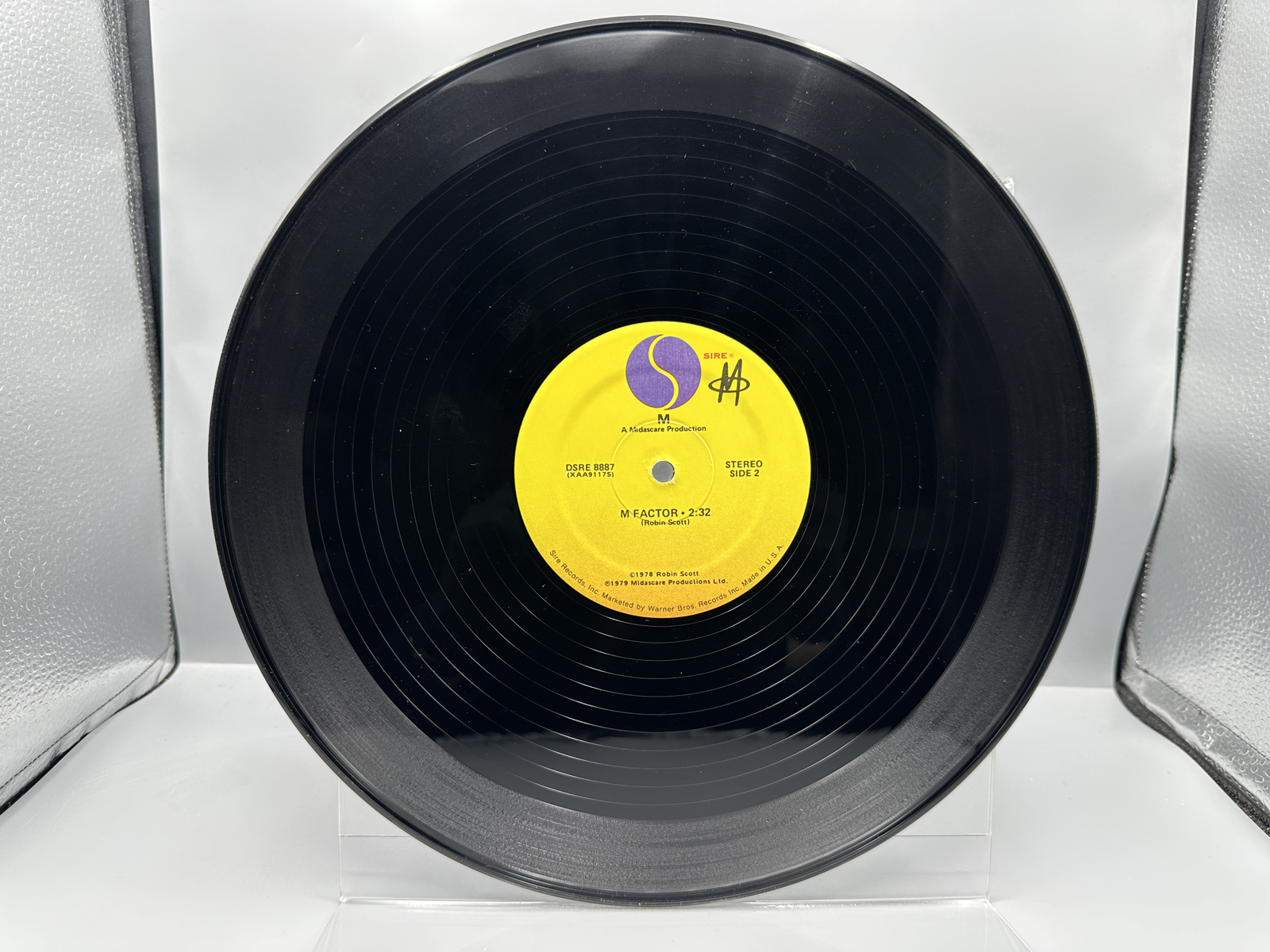 1979 Sire Records M Pop Muzik 12-inch Vinyl Single - DSRE 6887