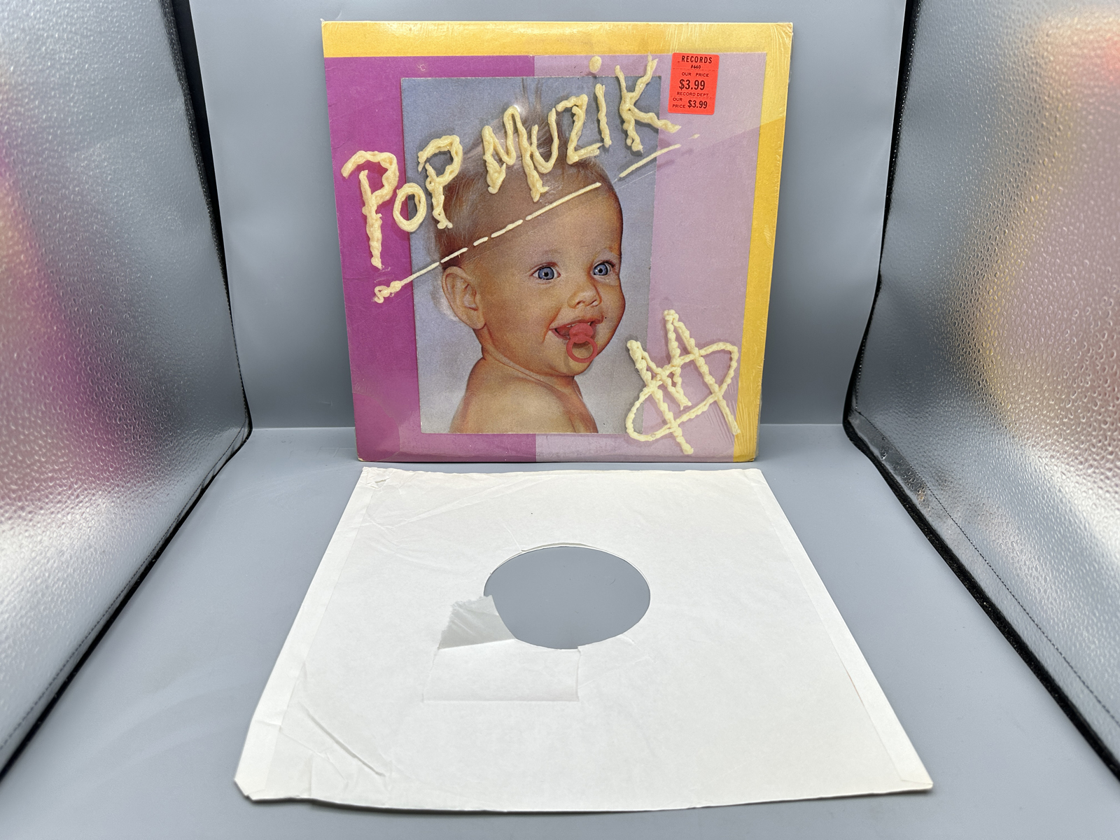 1979 Sire Records M Pop Muzik 12-inch Vinyl Single - DSRE 6887