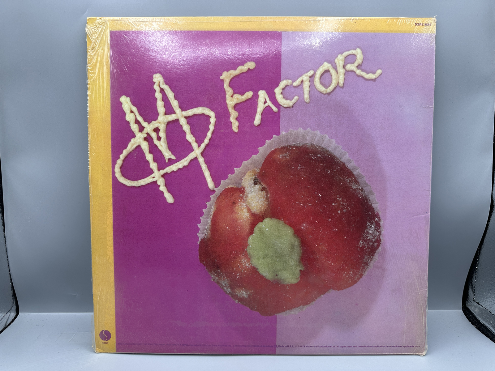 1979 Sire Records M Pop Muzik 12-inch Vinyl Single - DSRE 6887