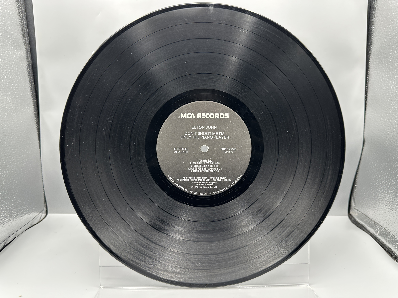 1972 MCA Records Elton John "Don't Shoot Me I'm Only The Piano Player" Vinyl Album - MCA-2100