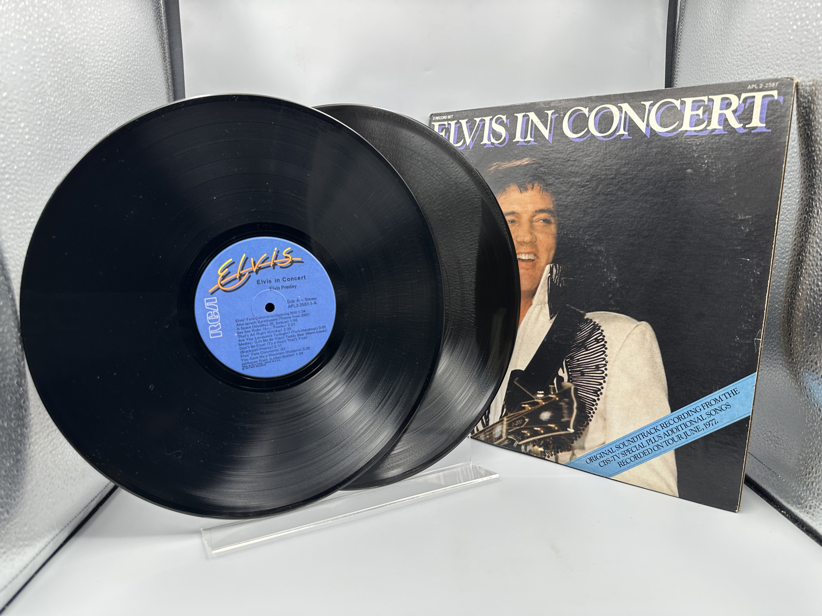 1977 RCA Records Elvis Presley "ELVIS IN CONCERT" Double LP Vinyl Album - APL2-2587