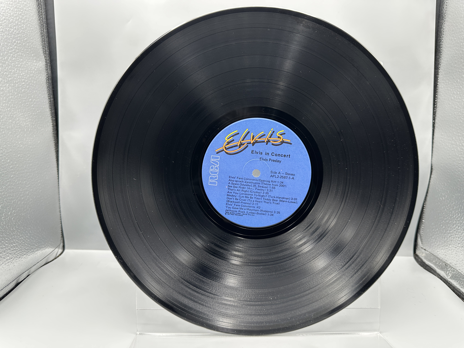 1977 RCA Records Elvis Presley "ELVIS IN CONCERT" Double LP Vinyl Album - APL2-2587